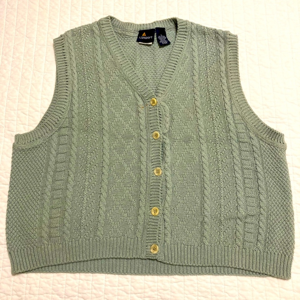 4 for 20! Light green knitted vest